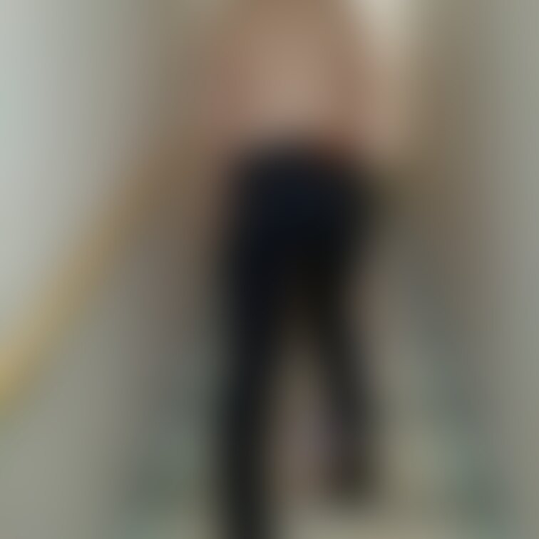 悪友が妻と密会した時に撮影してくれたmoussy写真です。