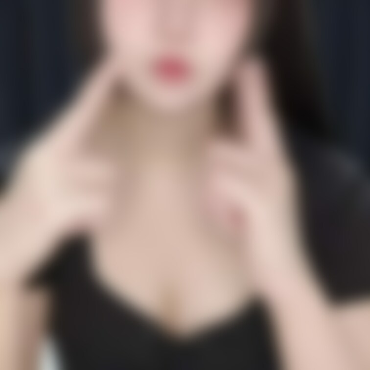 Tiktokを初めてから、写真のやつが一気にバズって嬉しい♡

Tiktokではマスクをつけて踊ったりスタンプで口は
