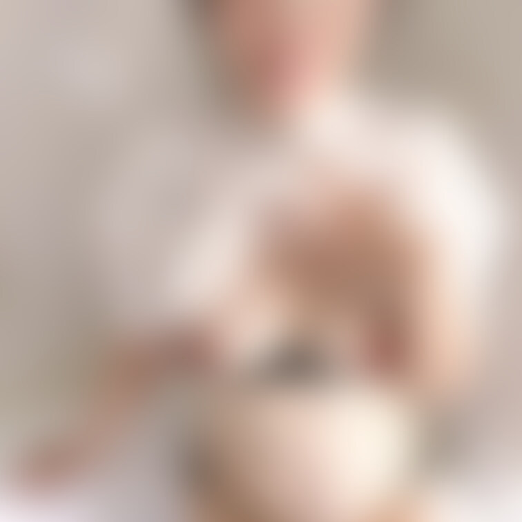 人妻ですけど…🥺💦
抱いてくれますか？
こんなカラダでもいいよ💓
って紳士さまに飼われたいにゃ🐈💕