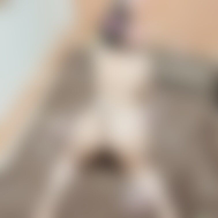 るーちゃん︎︎︎☺︎の四つん這い😊後ろから

素敵なお尻でしょ🍑
バックで挿入時はお尻が揺れて
最高なんです😚