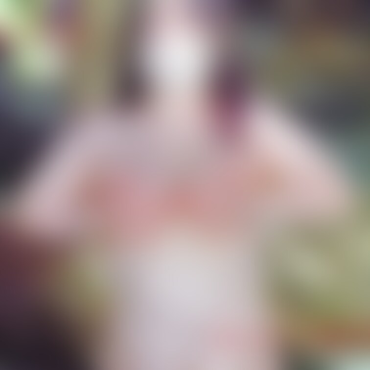 露出でおっぱいを揉まされました。