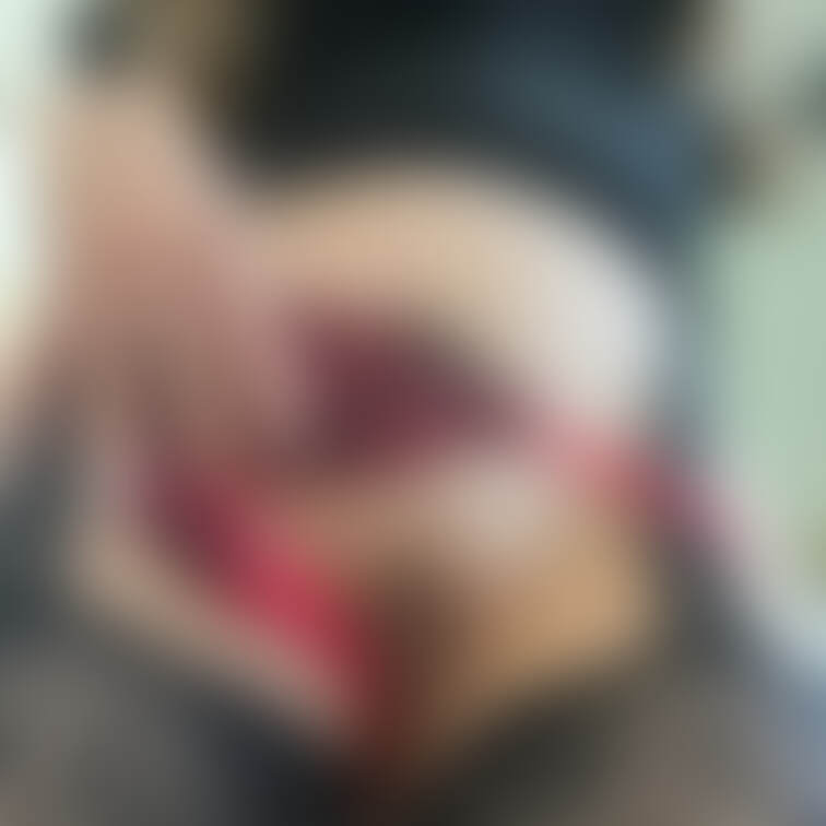 \完全激推しプラン限定自撮り/
内緒に......できる？💗