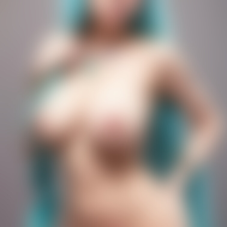 恥ずかしがり屋の仕草に、吸いつきたくなるような柔らかな乳房が魅力。コスプレと見つめる瞳が、欲望を掻き立て、あなたを誘いま