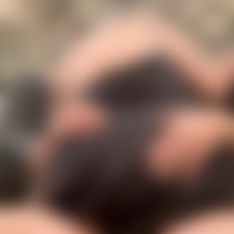 顔バレバレ！？
今日はソファーで❤️
動画投稿します㊙️