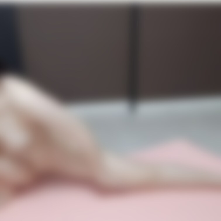 今回は股関節を柔らかくする運動してみた✨
体勢も恥ずかしいけど、あまりにもしんどすぎて笑
途中足の付け根がすごく痛か