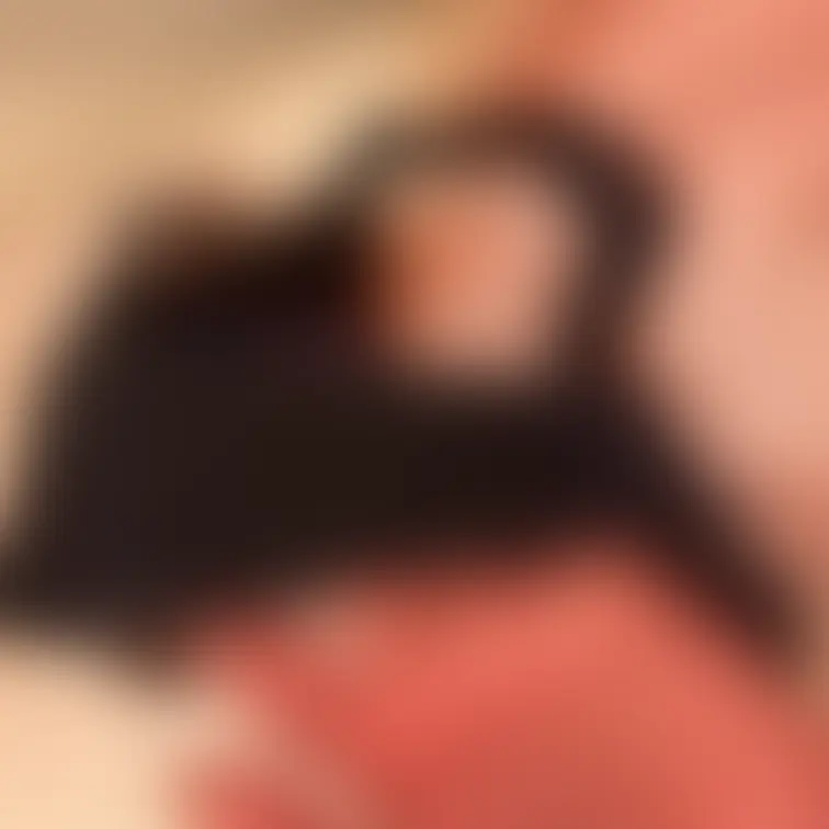 もっと汚くなりたかった。
普通の女がしないレベルで。

下着の色なんてもう見えないくらい、
ぐちゃぐちゃで、くさ