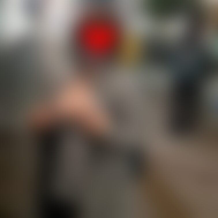 街中、乳出しフラフラ🚶💨
