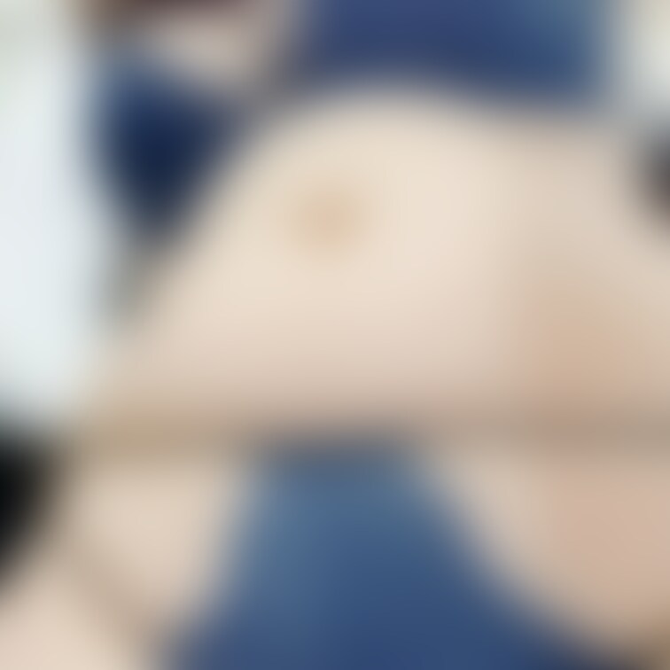 ローアングルお胸♡♡もっと私の事知りたい？🤍