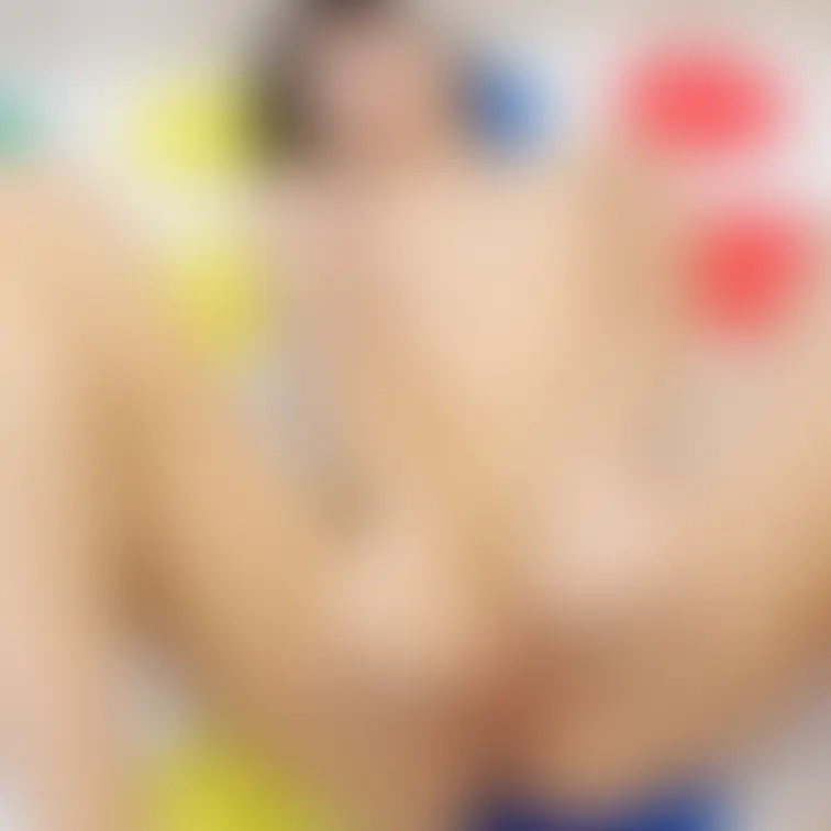 りんの個人撮影。これまでで一番過激なポーズを極小モザイクで。これが通るならまだまだ同様の画像、動画出すかも。

セク
