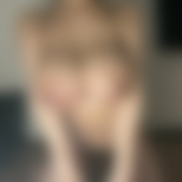 おはようございます！

この写真は
まだMカップ👙💭

違いがわかるかな ... 🫣？