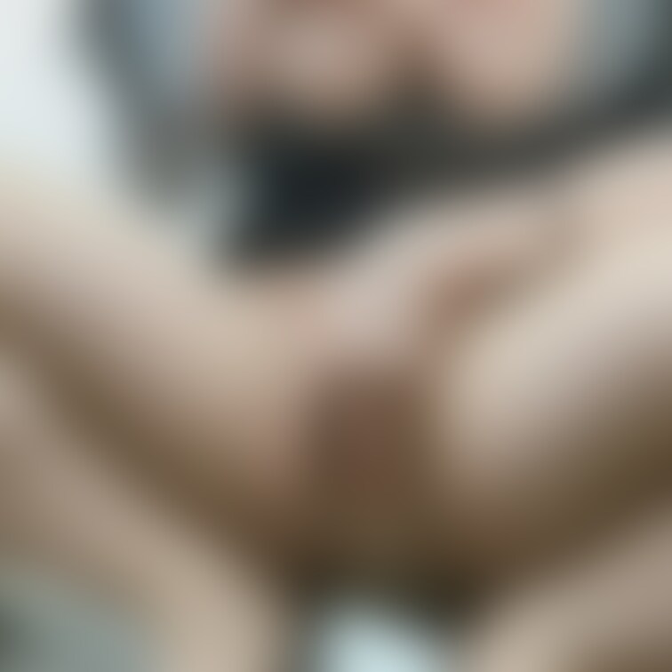 事務所でM字開脚するかほさん🥱
えっちですか？
