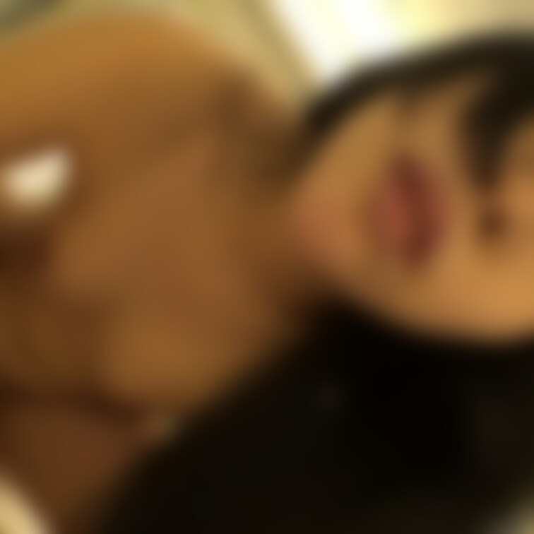 騎乗位で下からガンガン突かれるのが好きとうつむきながら打ち明ける小動物系メンヘラ少女。中出しされた瞬間のリアクションは必