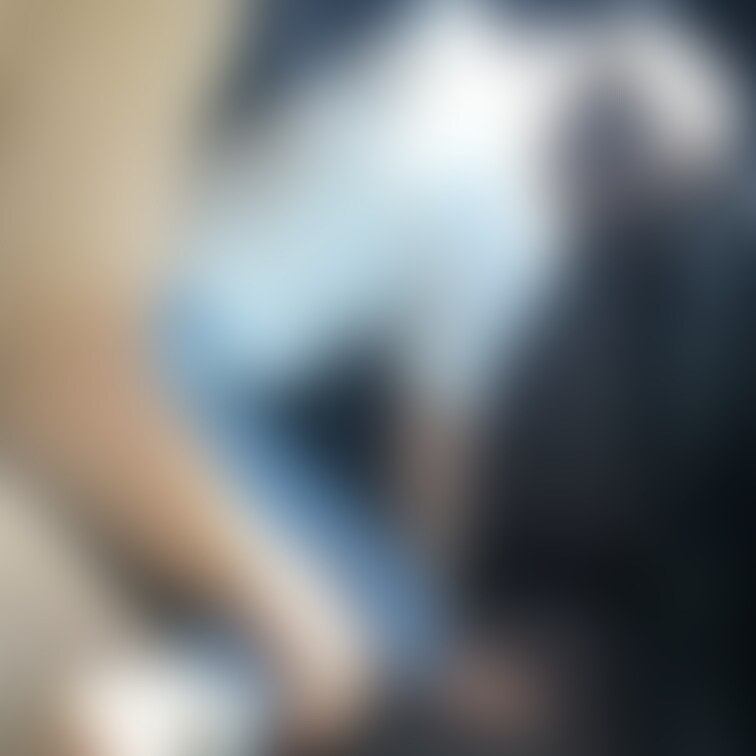 他人棒とカーセックスの様子をご覧下さい。

動画も出してますが写真だとまた一味違いますのでご覧下さい。
