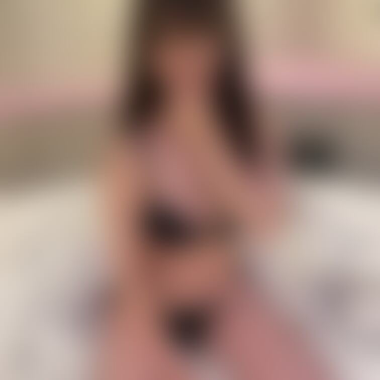 お試し画像投稿してみました☘️

いつも応援ありがとうございます！
ファンクラブの1投稿目下着姿を・・・

ど