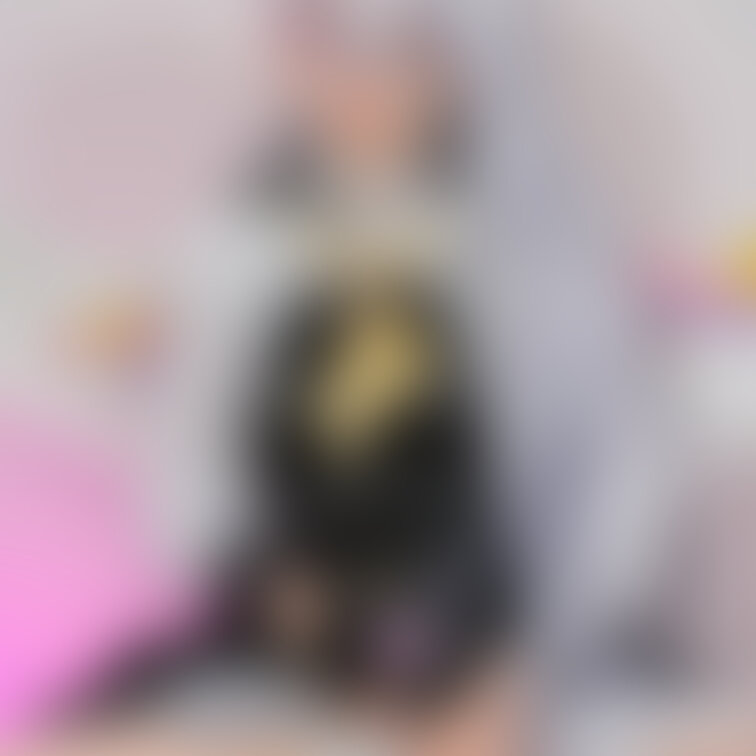 新衣装！ブル〇カのア〇サちゃん！！
みんな私の胸だけでなくお尻もみてね💕
そして近日私の顔出し動画販売しちゃいます💓