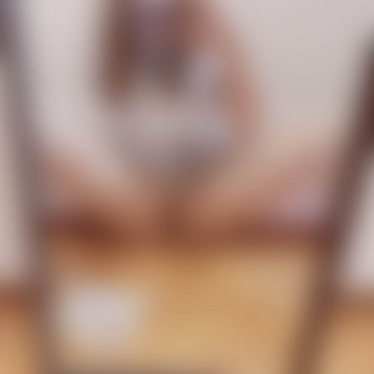 久々にまいちんの投稿です🎀
○○○コスでパンツ脱いじゃった🥺
ここ…どうしたい🥺？