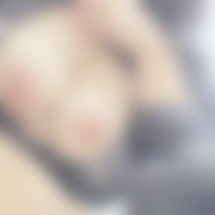 長い谷間に挟んでみる？❤️