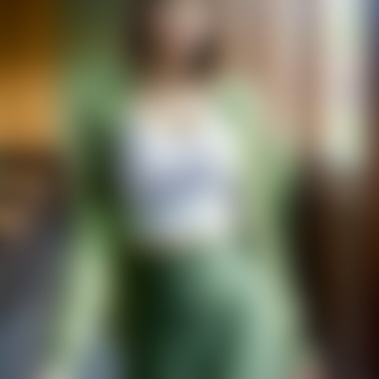 何となく肌寒くなってきたので
カーディガンを着た女の子たちを作ってみました。