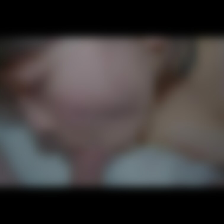ひなちゃん21歳Fカップ
その③
涙目で奥まで咥えて一生懸命気持ちよくしてくれて可愛い♡　※旧アカウントで©書いてま