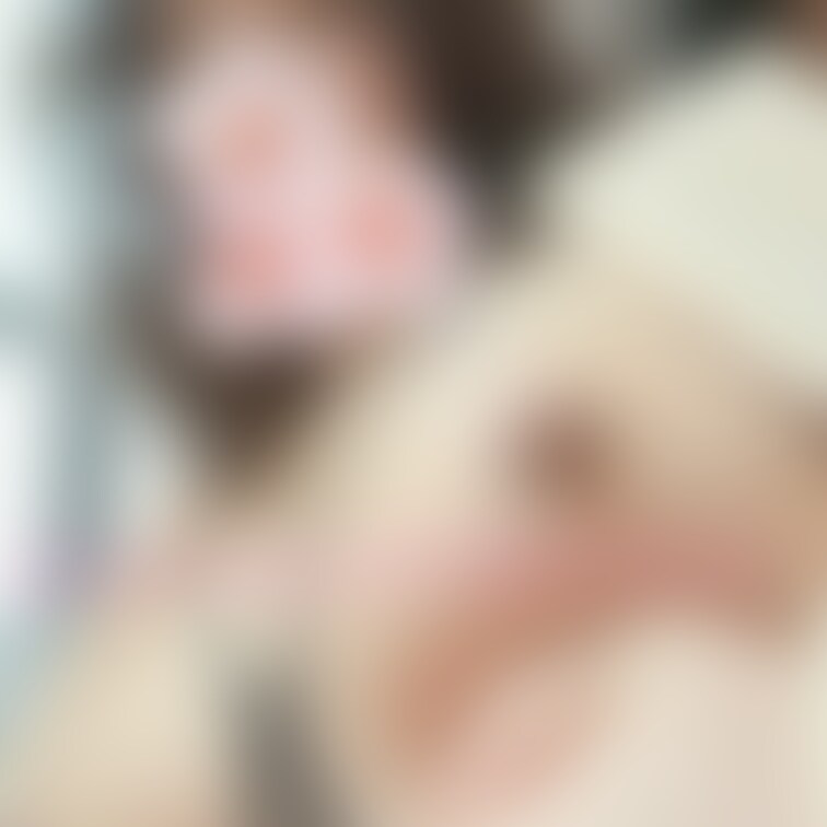 おっぱい接写✨
春分の日なので、桜散りばめてみました😚

これぐらい近くから見ちゃうと、舐めたくなりません☺️？