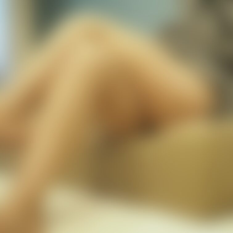 753氏に撮影してもらったCKの写真です！足からお尻にかけてのラインがフェチなのでぜひ見てほしい！