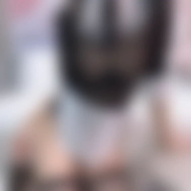 シースルーのメイドちゃん
結構気に入ってるけどどうかな…?