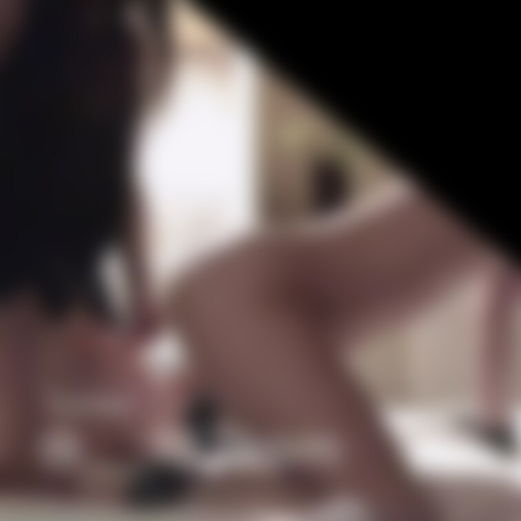 腕をグイッと引っ張りながら腰振るの好き