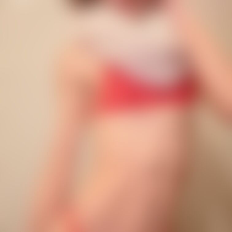サムネの乳首見えちゃってるやつパート2✌️♥️

とサンタコスのオフショット🫶💕
プレゼントにちょい顔チラッ🎁🫣💞
