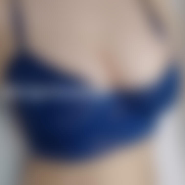 青の下着おっぱいメイン♡

乳輪がちょっとチラ見え...💦