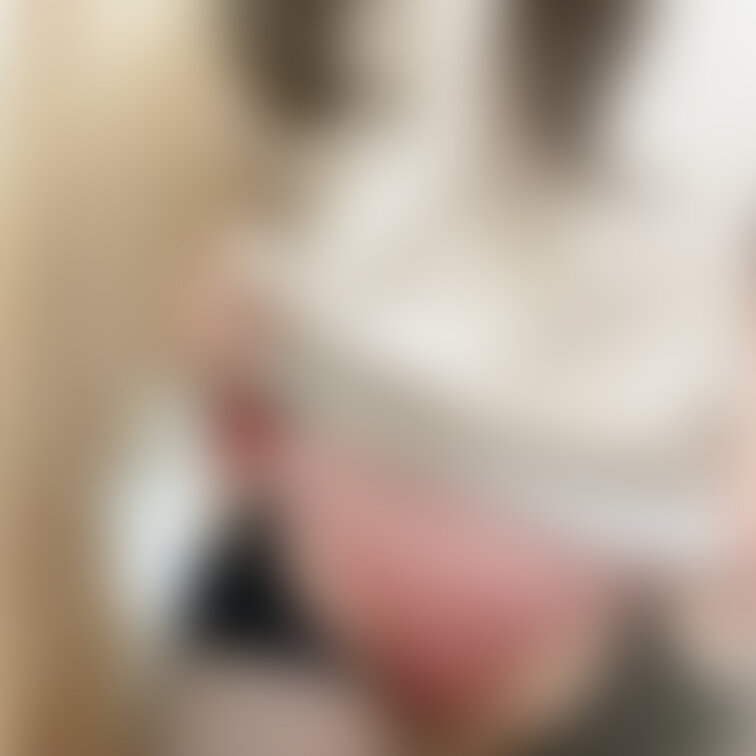 夏はムラムラにならないようにサスペンダーストッキングにしてるの。蒸し蒸しの間違えだった(笑)