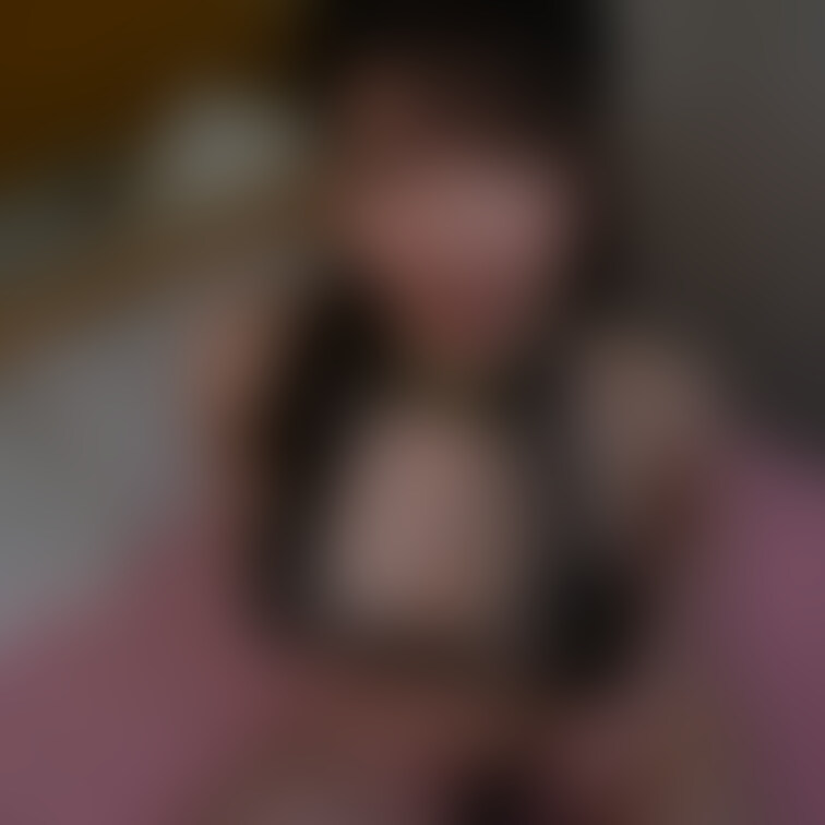 女性専用のエステティシャンとして働いている女性。

うちの店に来ると従業員を誰かしらお持ち帰りするような肉食系女子で