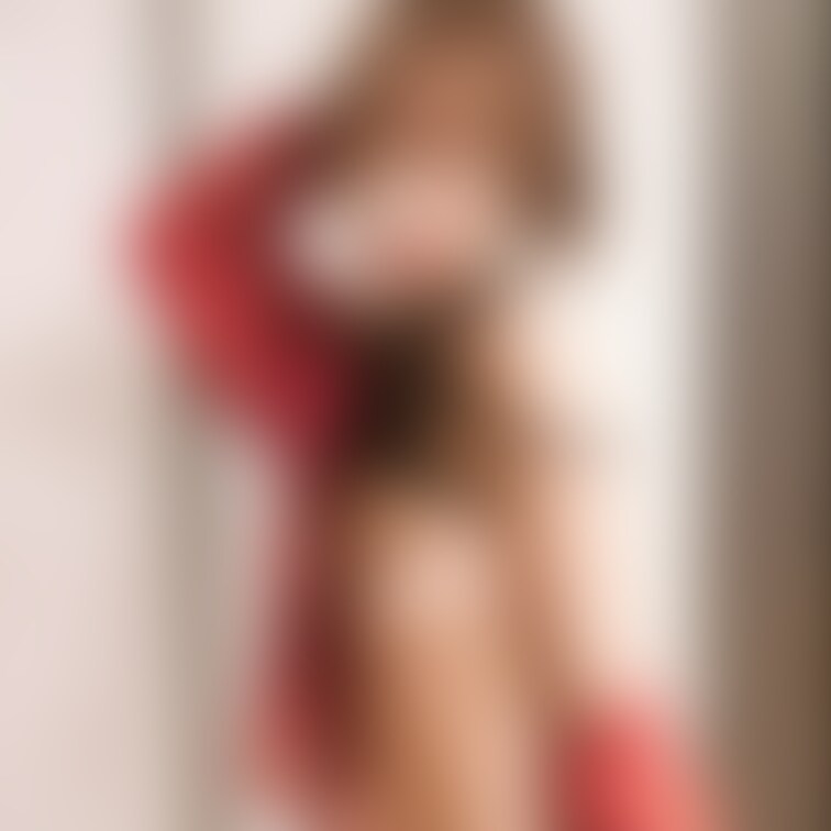 めっちゃ美人な奥さんの写真です😍
こんな美人な奥さんがみんなに見てもらって褒められるためにエロいポーズで撮影されてるの
