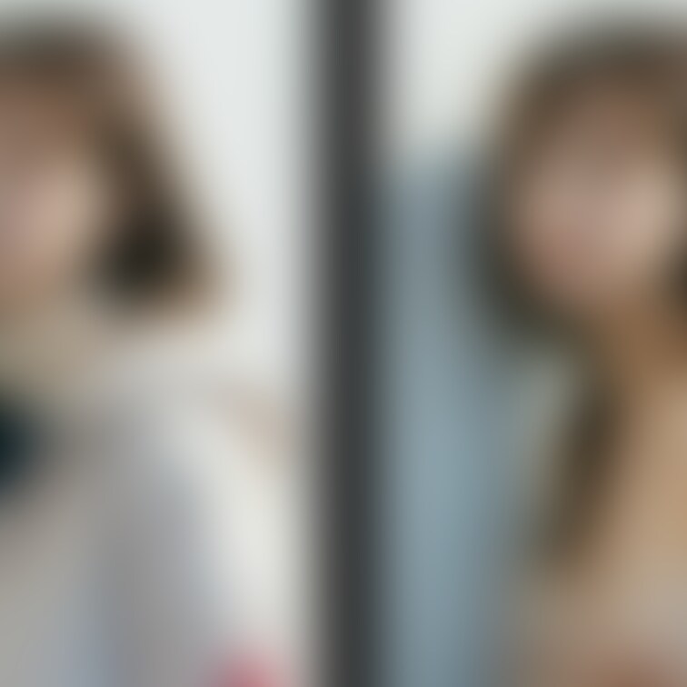 着衣と脱衣を並べた画像です。画像№1213