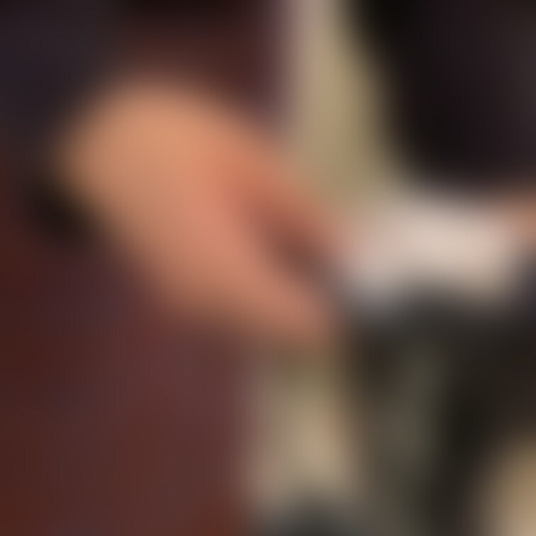 ナマ脱ぎパンツをオカズにしていただき、嫁の手コキで最後はパンツに大量にぶっかけしてもらいました！この後パンツを履いて、お