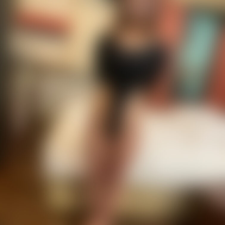 本来はボトムスが必要な服らしいけど、これだけだとえっちなハイレグにしか見えないなぁって
