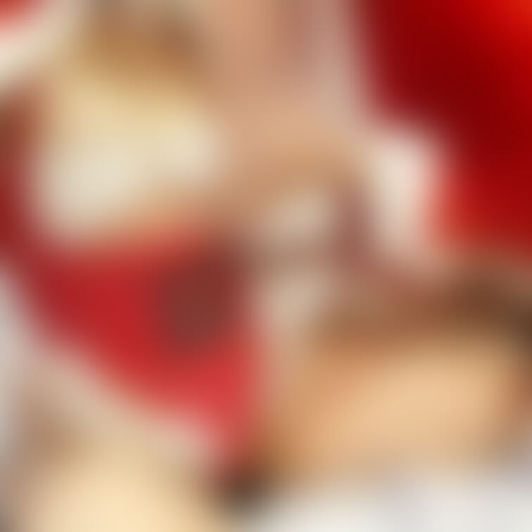 以前○○○で投稿していた百合百合サンタコスの自撮り写真を無料プランで少しだけ投稿です！みんなクリスマスはいかがお過ごしで