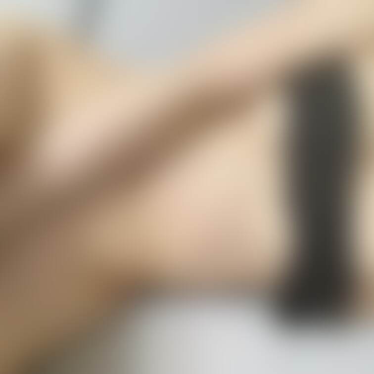 ゴロゴロしながら…
手はアソコ🫣