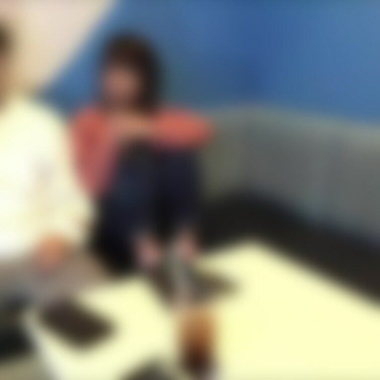 【ファン限定フル動画】🎁
「ホテルまで我慢できない。ここでシようよ…。」とカラオケでムラムラした浮◯男性。人妻はここで