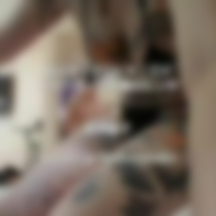極小マイクロビキニでドスケベマゾに制裁ビンタ