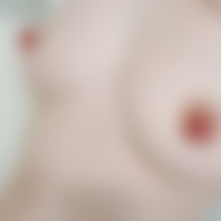 今日の私のおっきな乳首どーですか?
後ろから引っぱったりコリコリしたりいじってほしいな😘
