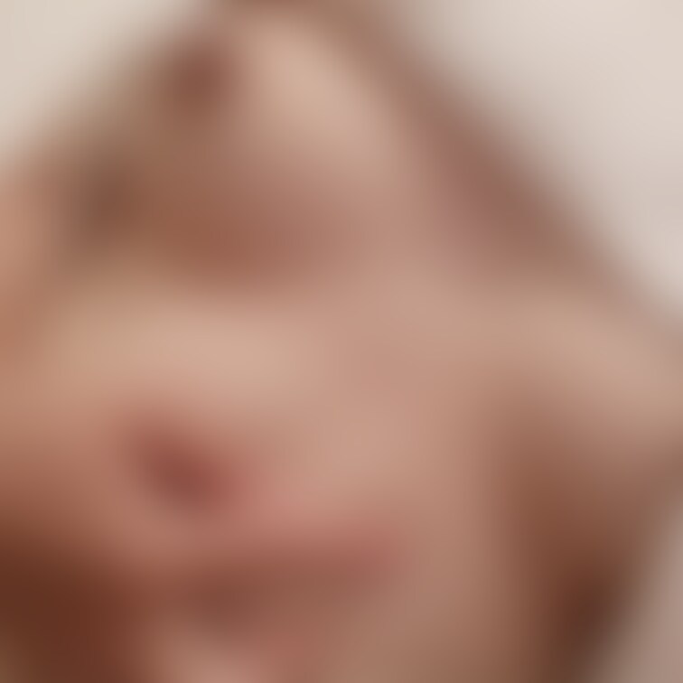 私ね、ここにホクロがあるの。
キスしてほしい💓