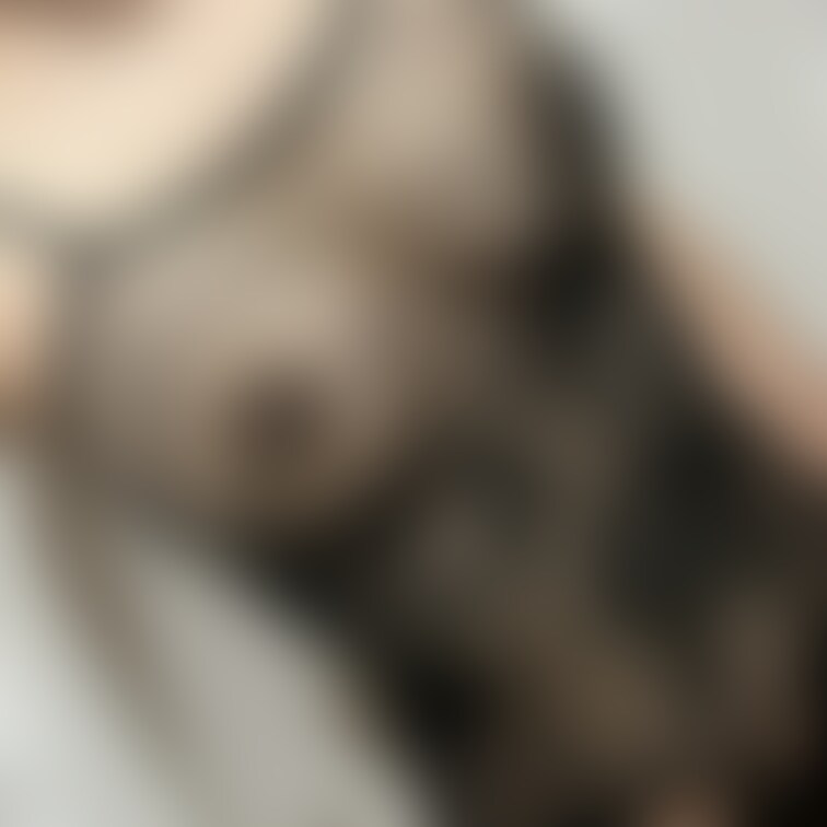 自撮りするのってドキドキするね🥹////他にも色々着てみたいなあ…？どんなのがえっちかなあ😚？