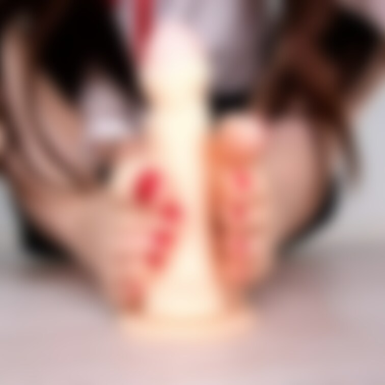 マニキュアを塗るのは○○○の時以来です😅笑
なので結構塗るのに時間がかかりました笑
あと失敗したりで見栄えあんまりよくな