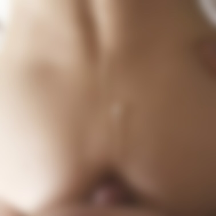 あまりに気持ち良すぎてお尻にたっぷり射精してしまいました。

おまんこが気持ちいいと精子もたくさん出ますよね。