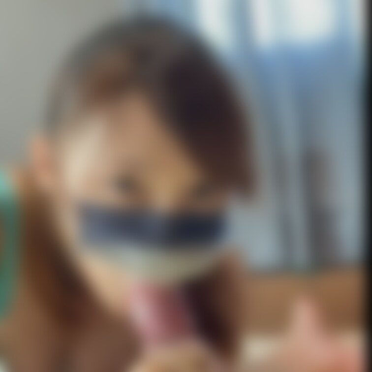 えっちな下着をつけてフェラや手コキでぐちょぐちょに連続で絞りました🍼💕

10分の動画になりますが3回連続射精してま