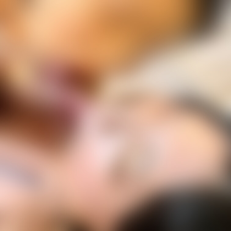 フェロモンをムラムラ漂わせるイケナイ熟女とあざといJDのダブルサンド