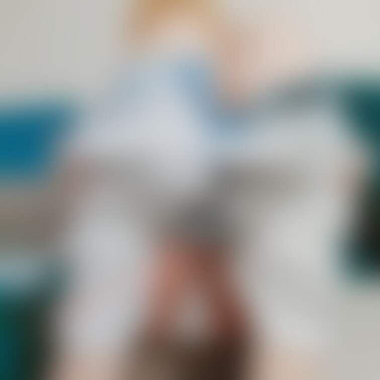 指で撫でて…💓パンツの上からでも結構感じる方🤭💕💕

