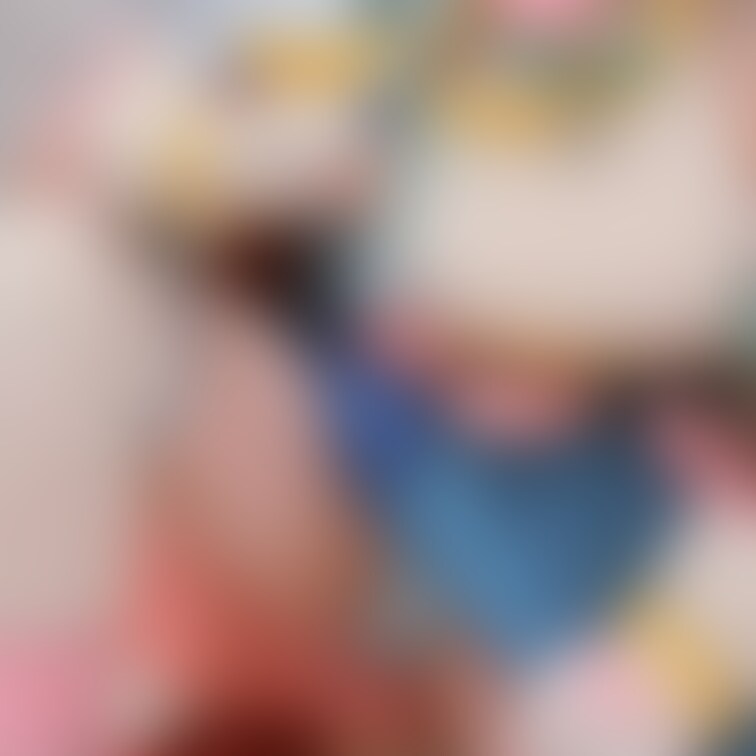 *500円プランで見れる【プ○キュア♡キュアス○イ】パンチラから開脚!パイパンで割れ目が丸見え