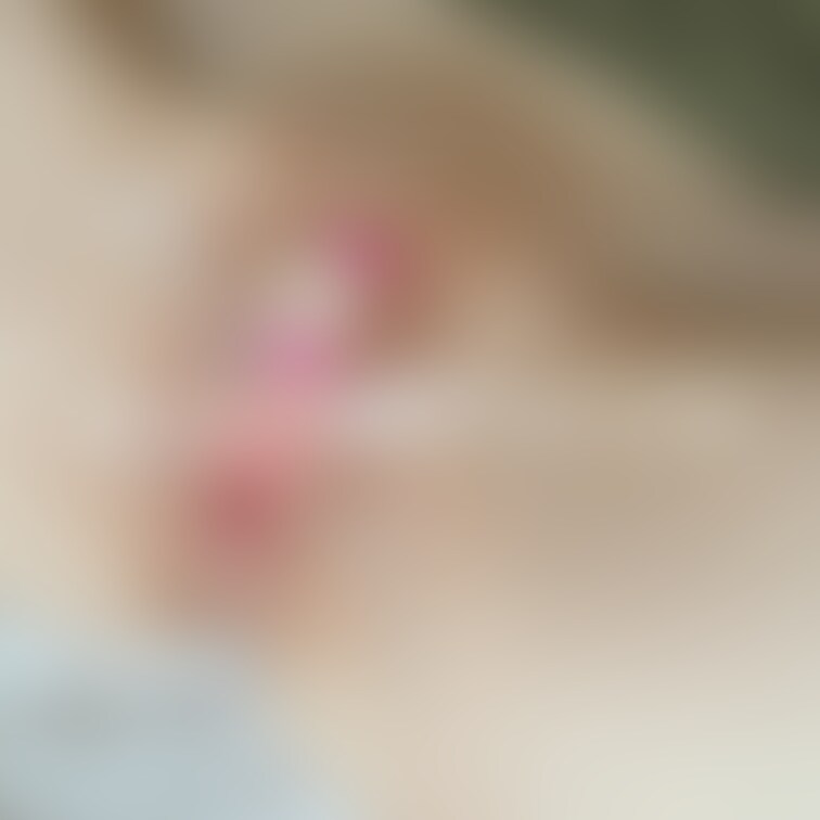貼り付けてる小さいおもちゃは、なにか別のおもちゃとかえっちな下着を買ったときのおまけだったはず🤔