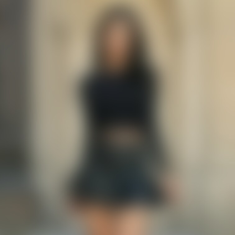 外国人風黒髪セクシー美女